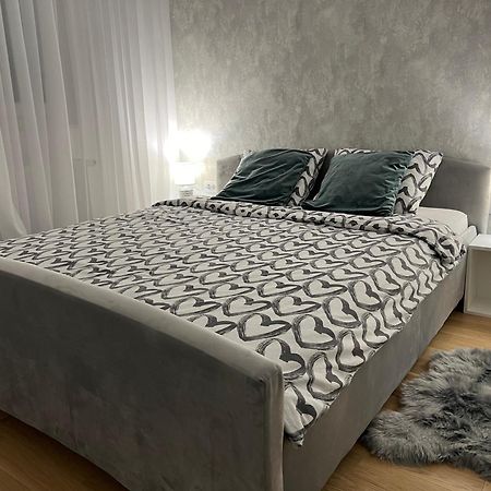 Apartman Ema Banja Luka Exterior foto